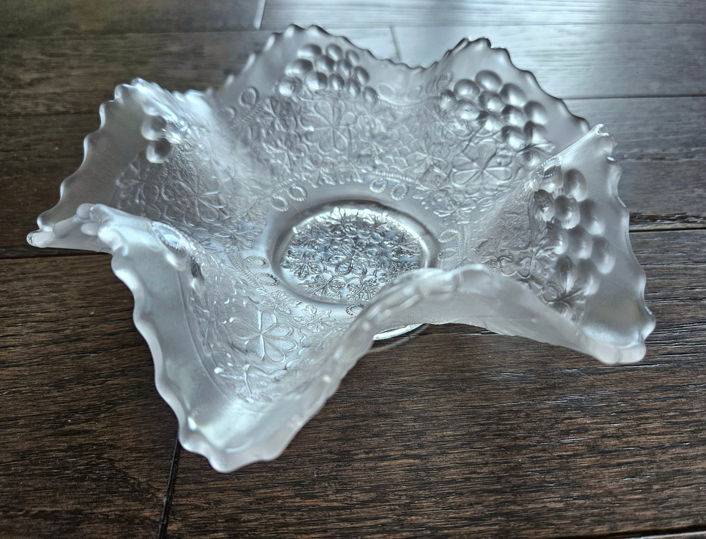 Antique Fenton Glass White Leaf Chain Candy Bowl Ruffled