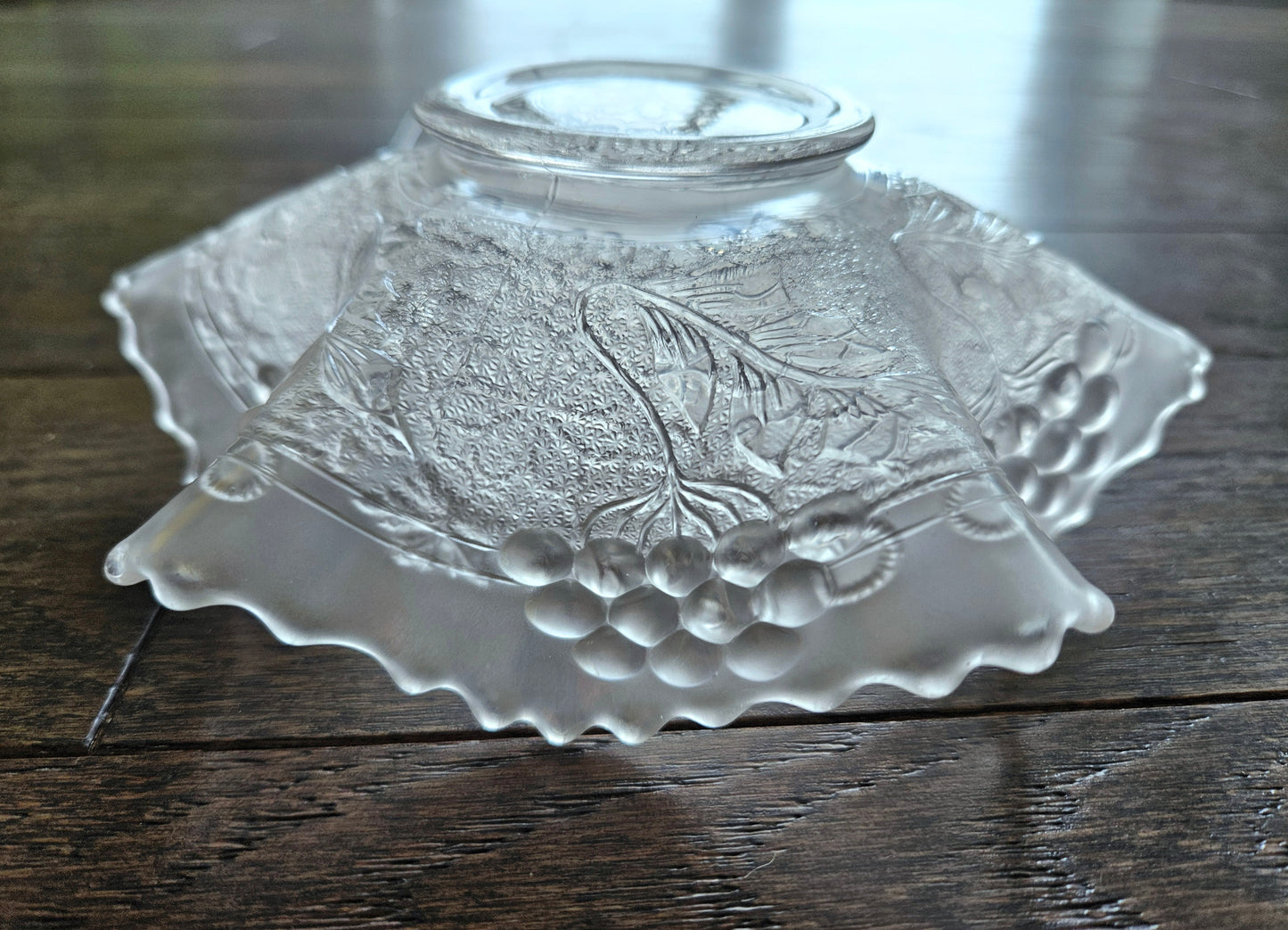 Antique Fenton Glass White Leaf Chain Candy Bowl Ruffled