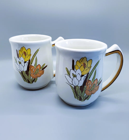 1970's USA Pottery Mugs Floral Design Vintage Set of Two